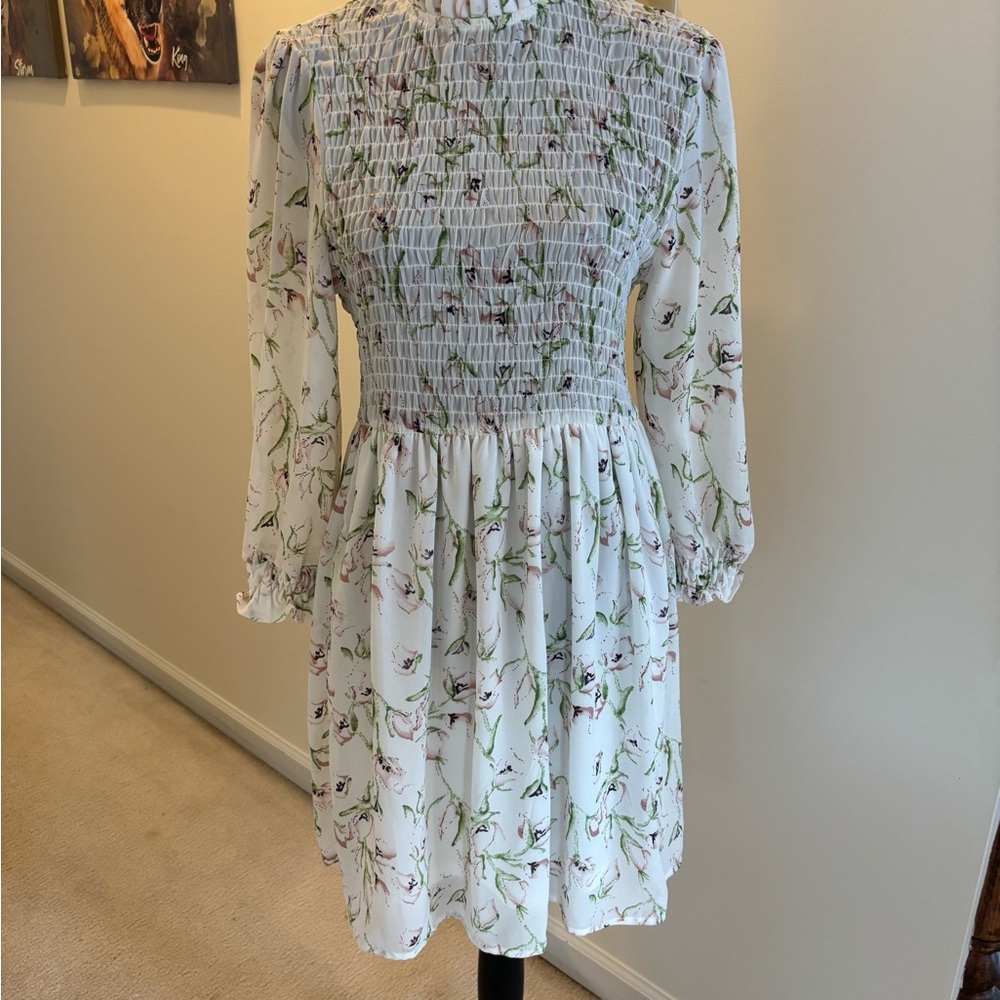 Chic White Floral Long Sleeve Dress